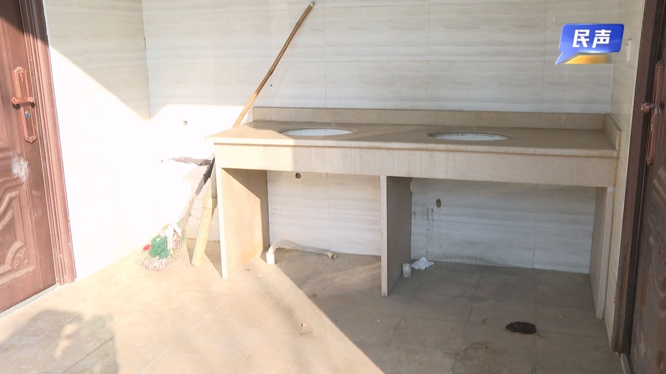 02-04（新媒体）民生-设施损坏多年 阿么玉湖公园开启“唤醒”模式.mp4_20260204_184600.369.jpg