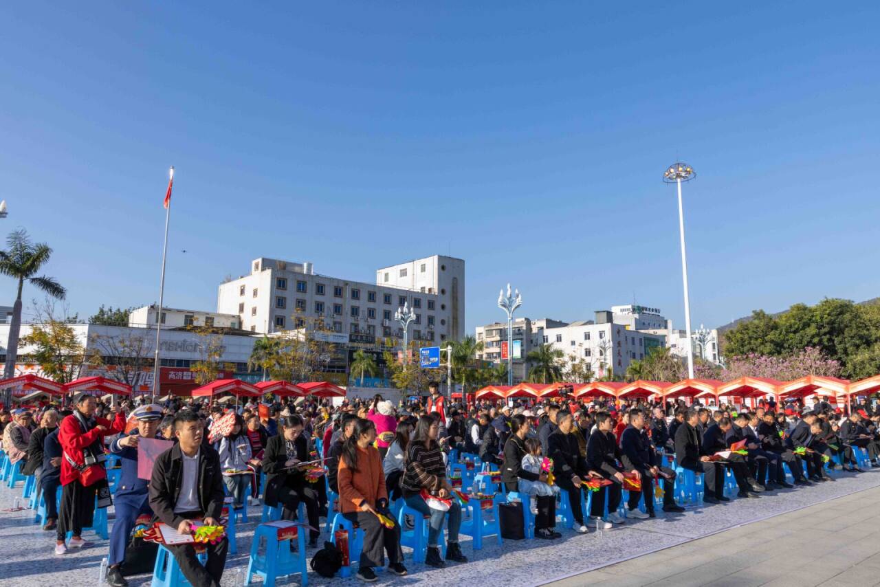 ef8ea5fff1f5d2564a3e15e8e7227c3e_720