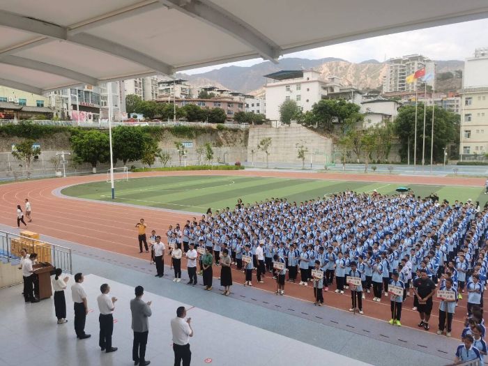 60e52a11993c3c45098cf5e9f7b6d58a_720